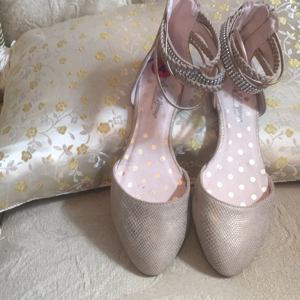 Girls shoe